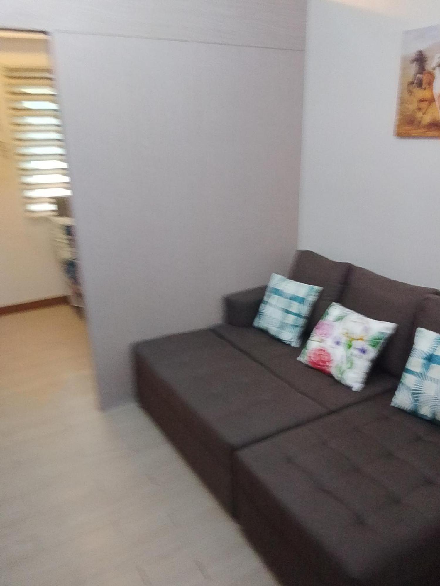 Trees Residences 1 Bedroom With Netflix And Bluetootth Karaoke Speaker With 2 Mini Microphone Apartment