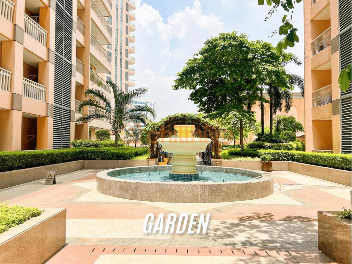 Holiday home Cozy Bgc Condo, Venice Grand Canal #vlrtc18e Manila