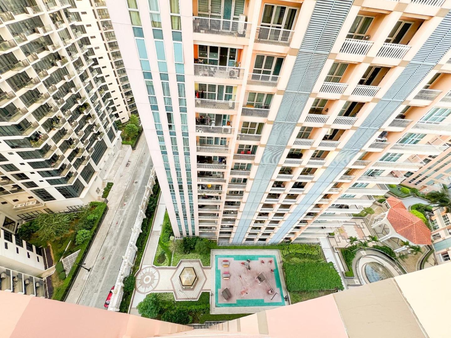 Holiday home Prime Bgc Next To Venice Mall #vlrtc17e *
