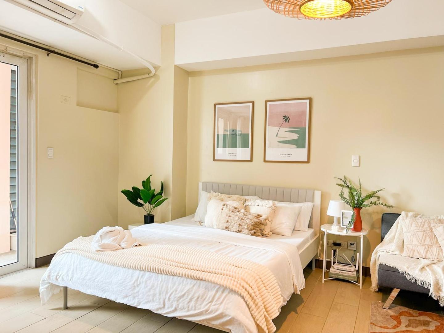 Holiday home Cozy Bgc Condo, Venice Grand Canal #vlrtc18e Manila