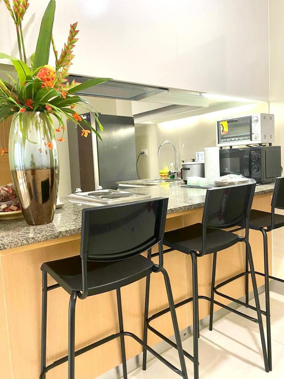 Eastwood Global Plaza Luxury 1bed With 2 Toilets And Laundry Apartment *