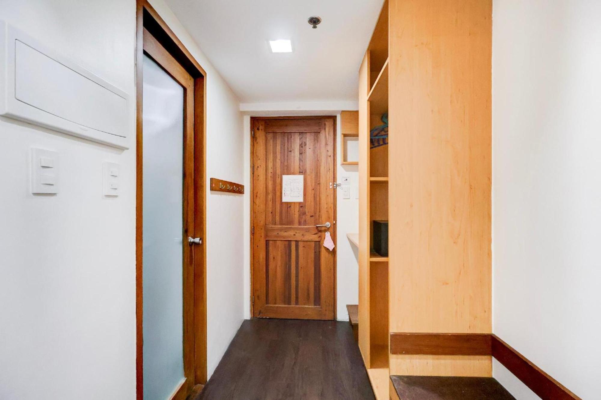 Townhouse Oak Brblock Boutique & Residences, Kalayaan Avenue, Near Ayala Mall, Poblacion, Makati, 3* Manila