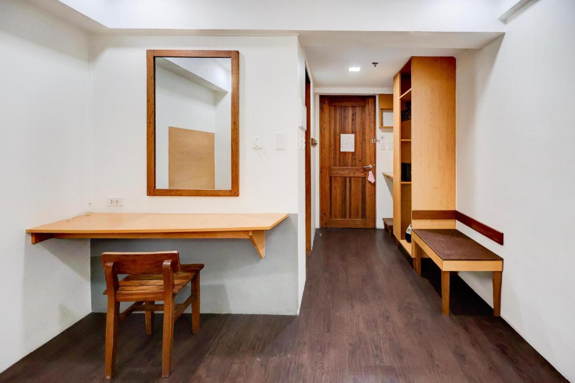Townhouse Oak Brblock Boutique & Residences, Kalayaan Avenue, Near Ayala Mall, Poblacion, Makati, 3*