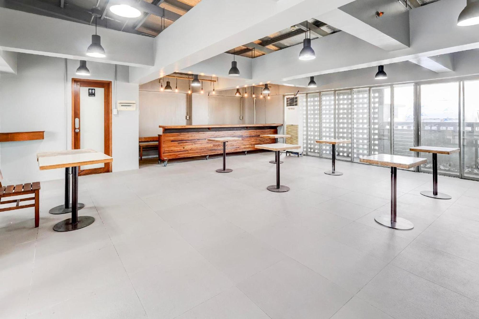 Townhouse Oak Brblock Boutique & Residences, Kalayaan Avenue, Near Ayala Mall, Poblacion, Makati, Manila