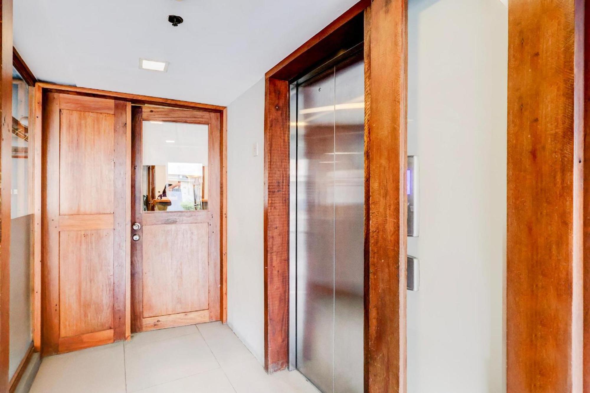 Townhouse Oak Brblock Boutique & Residences, Kalayaan Avenue, Near Ayala Mall, Poblacion, Makati, Hotel Manila