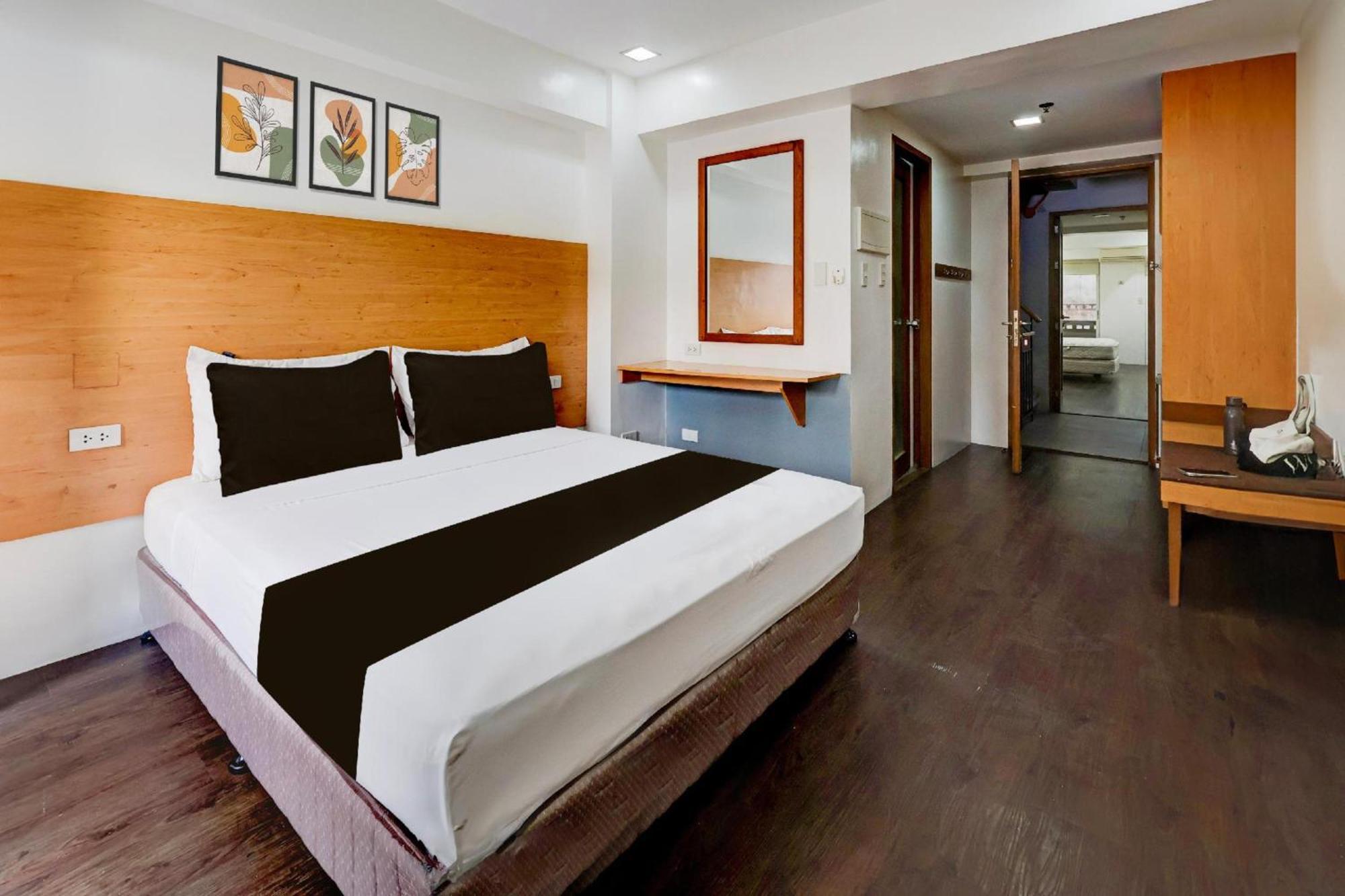 Hotel Townhouse Oak Brblock Boutique & Residences, Kalayaan Avenue, Near Ayala Mall, Poblacion, Makati, Manila