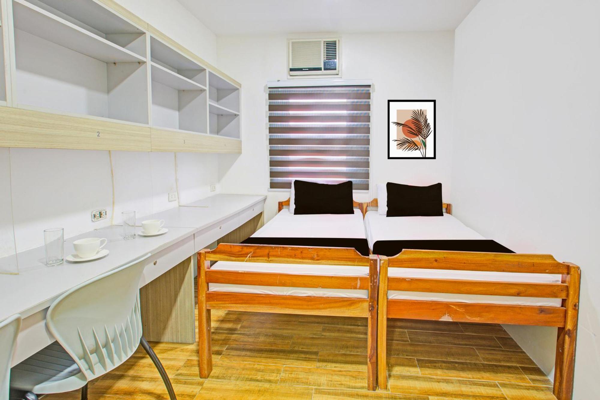 Hotel Townhouse 1318 Residences