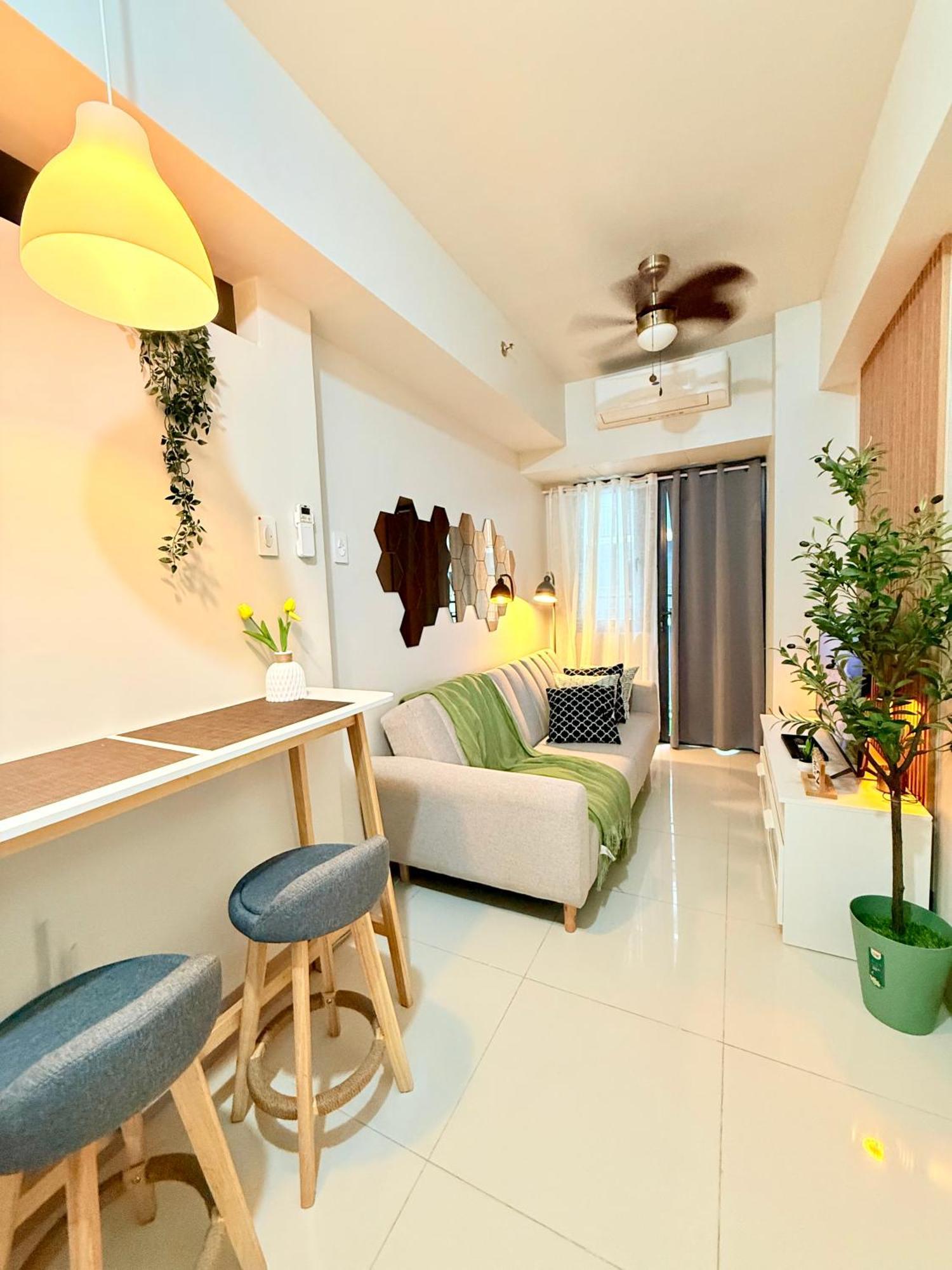 Cozy Queen-sized Bed Puhon Mall Of