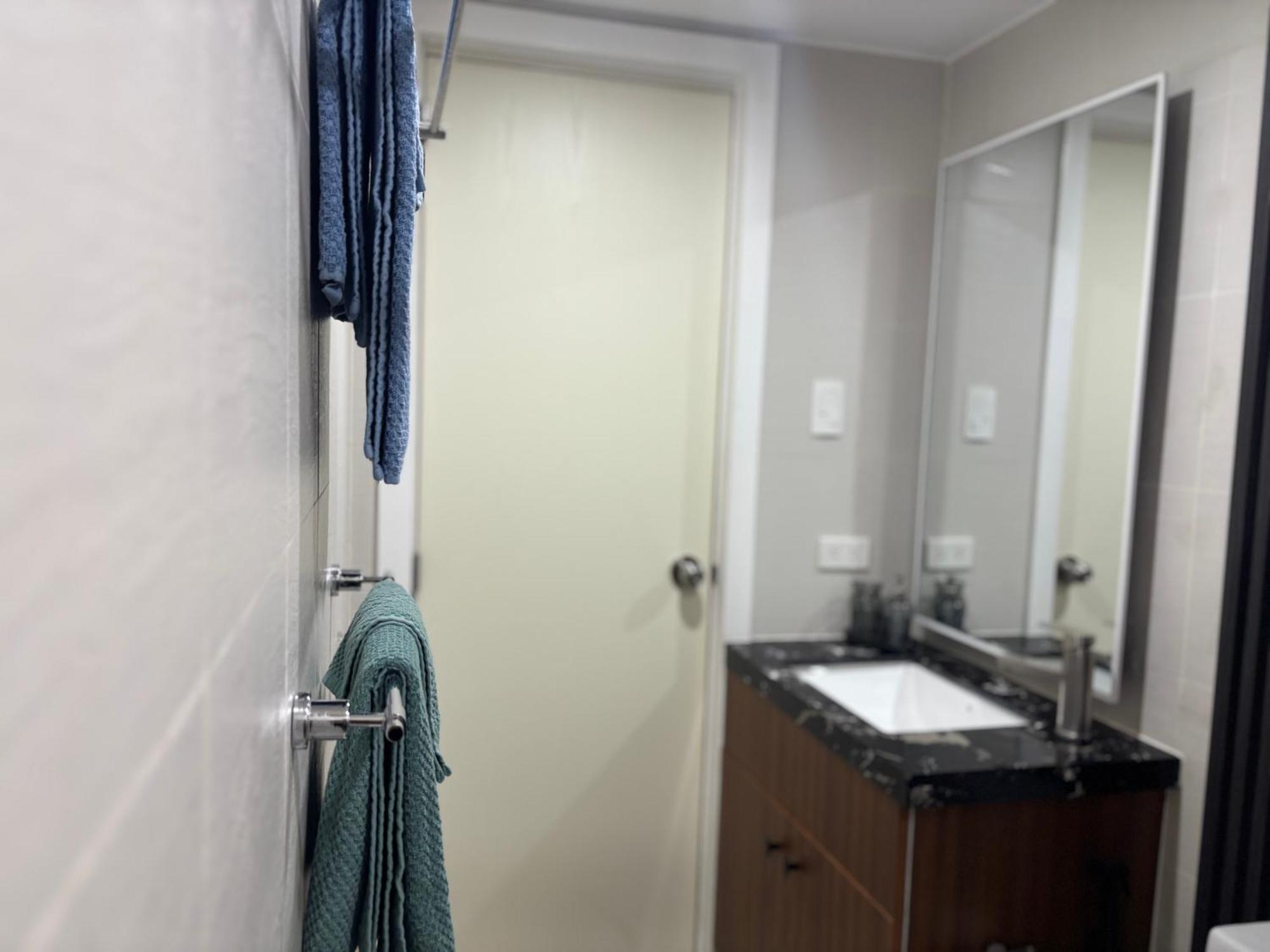 Aparthotel The At Azure South - Bahamas Paranaque City