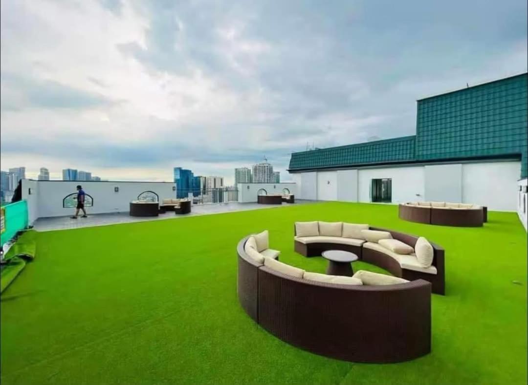 Cozy Hmlet Manila, Near Poblacion Makati Nightlife, Free Pool & Gym Access Apartment
