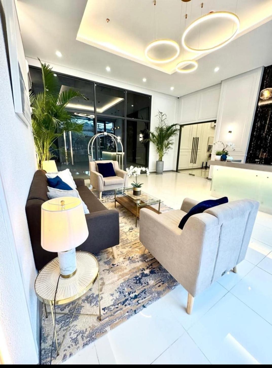 Apartment Cozy Hmlet Manila, Near Poblacion Makati Nightlife, Free Pool & Gym Access