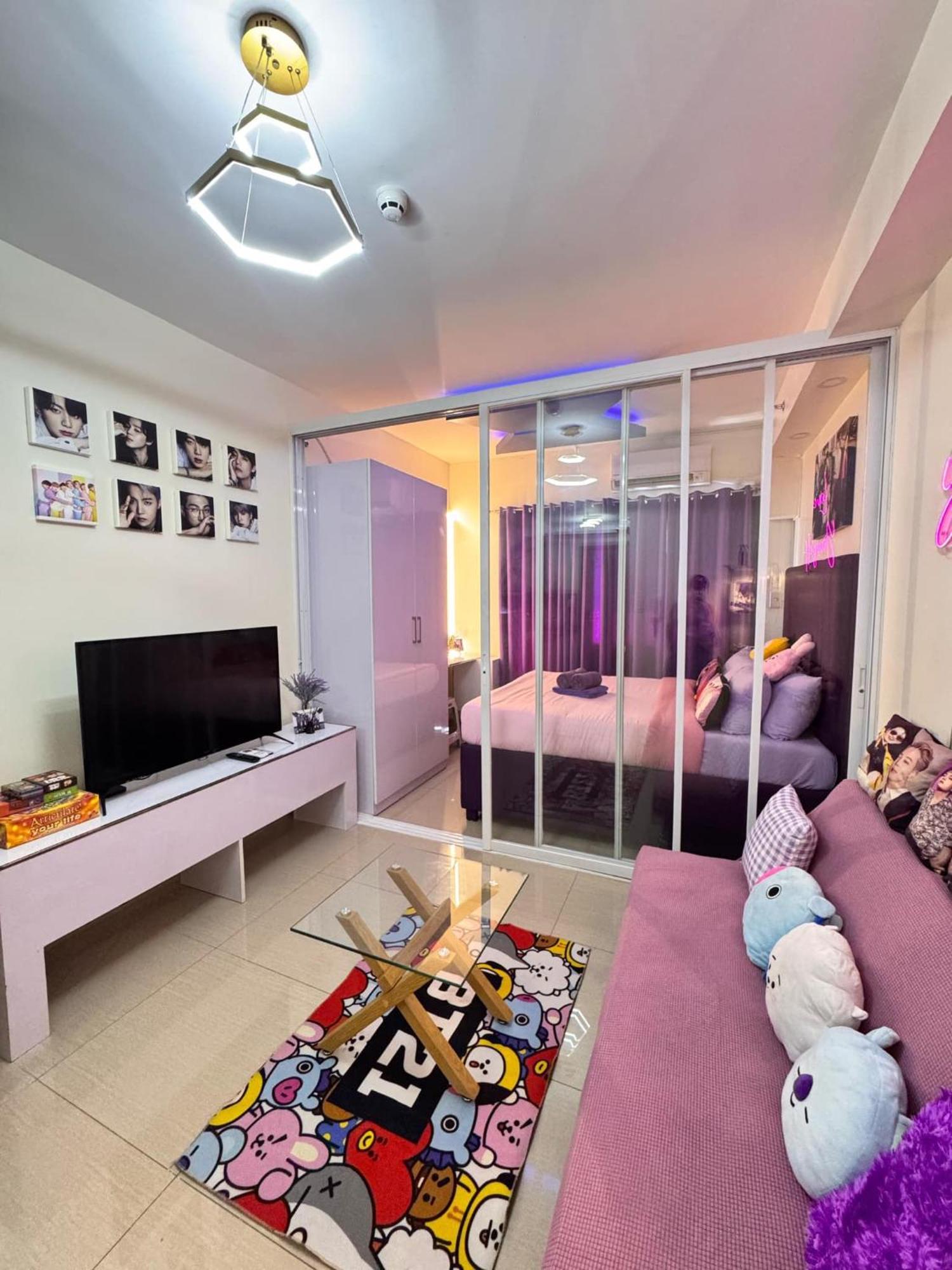 Bts Crib At Moa Pasay *