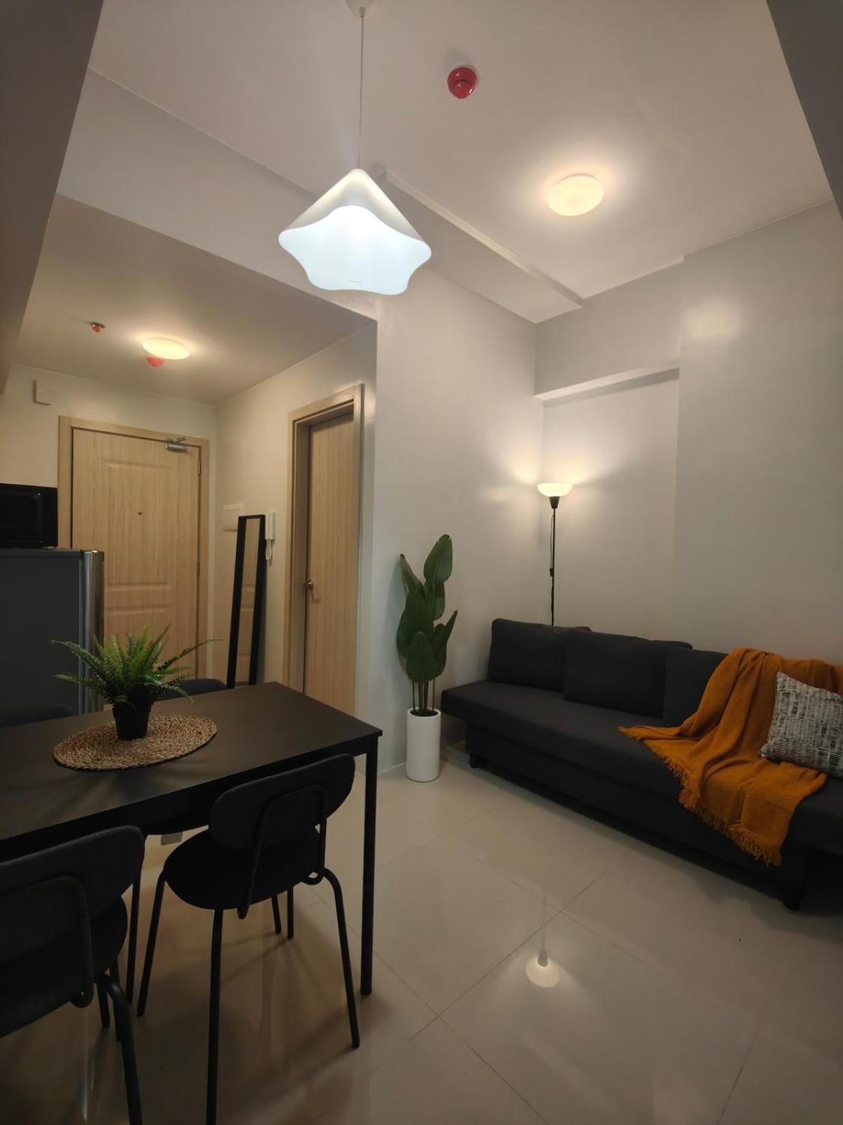 Apartment Cozy Hmlet Manila, Near Poblacion Makati Nightlife, Free Pool & Gym Access