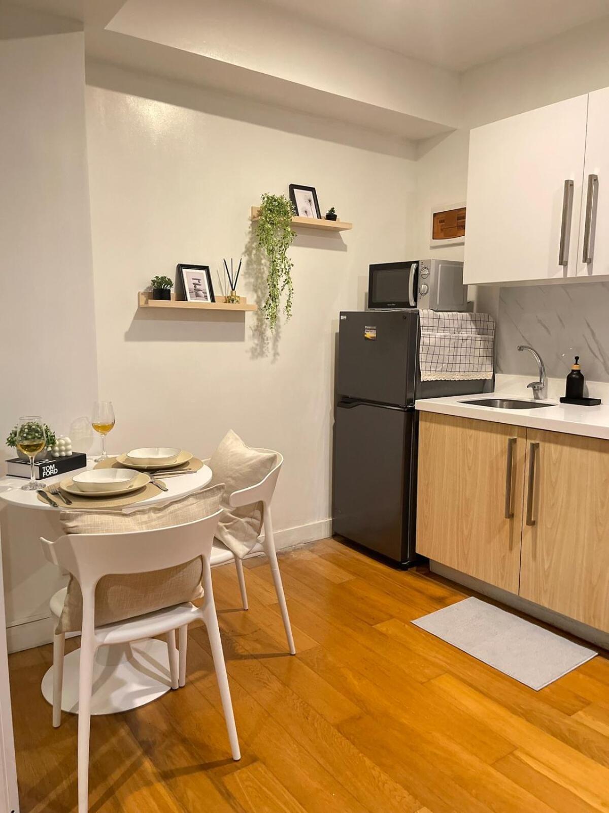 Apartment The Serene Escape Ph Rockwell Balcony View 1br *