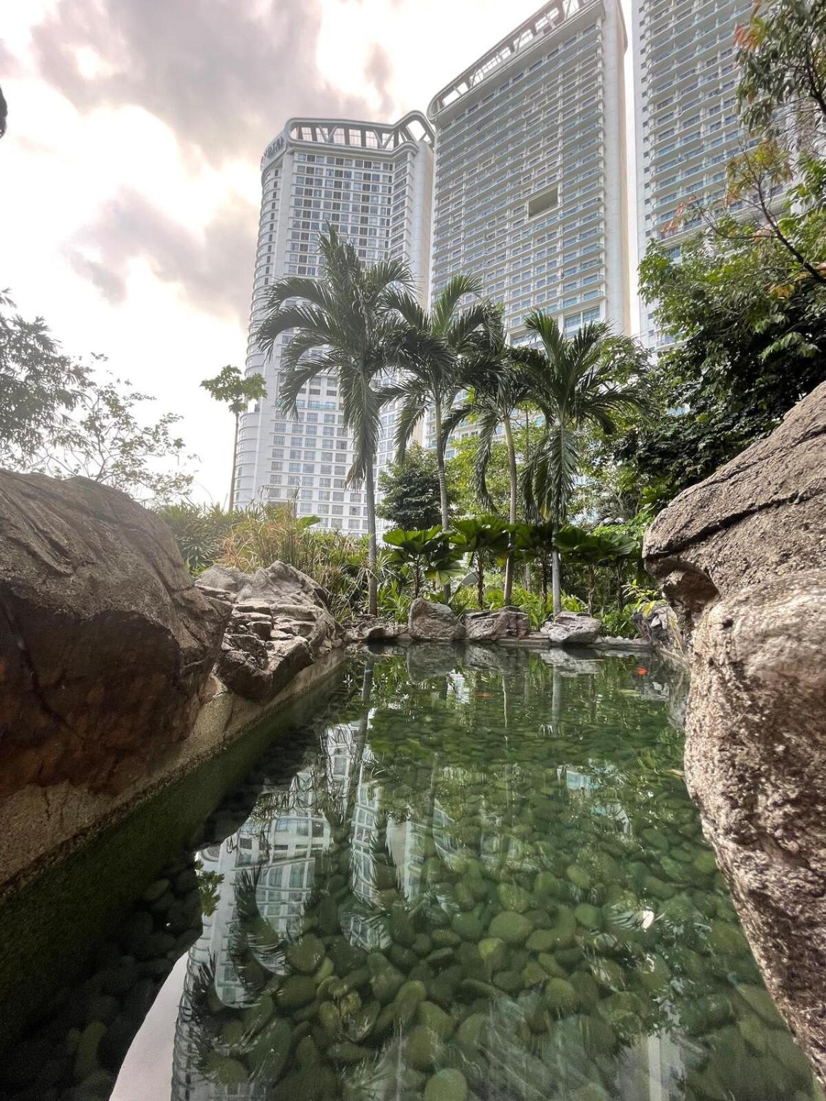 The Serene Escape Ph Rockwell Balcony View 1br *