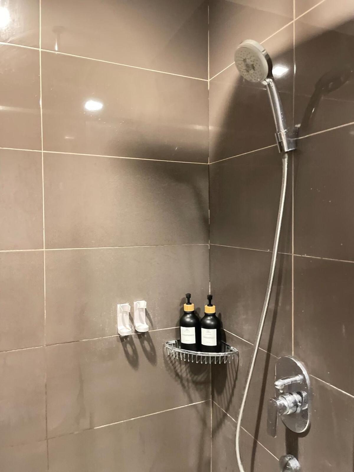 The Serene Escape Ph Rockwell Balcony View 1br Manila