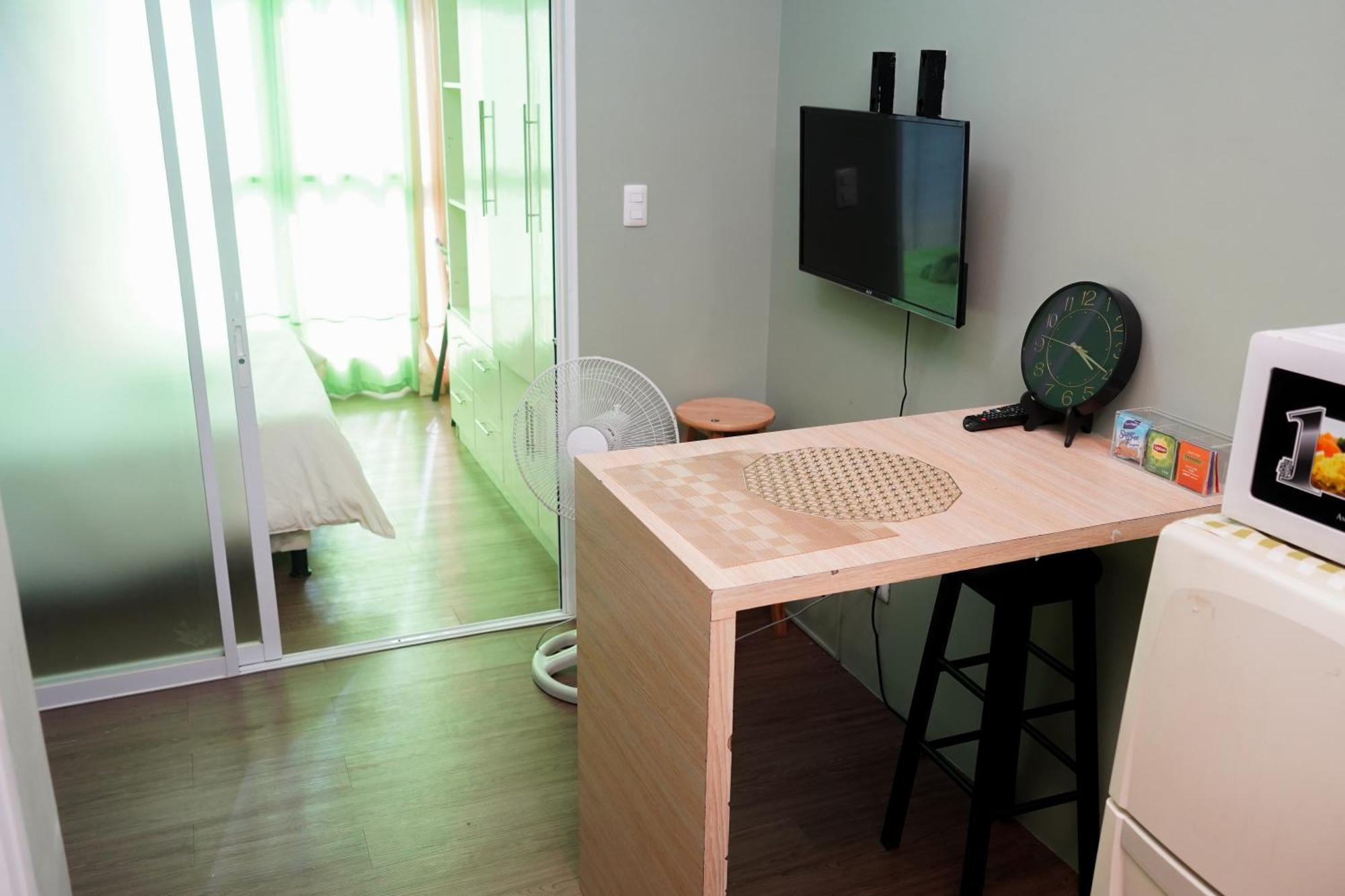 Beautiful 1-bedroom In Makati - Pool, Gym & Near Airport Apartment Manila