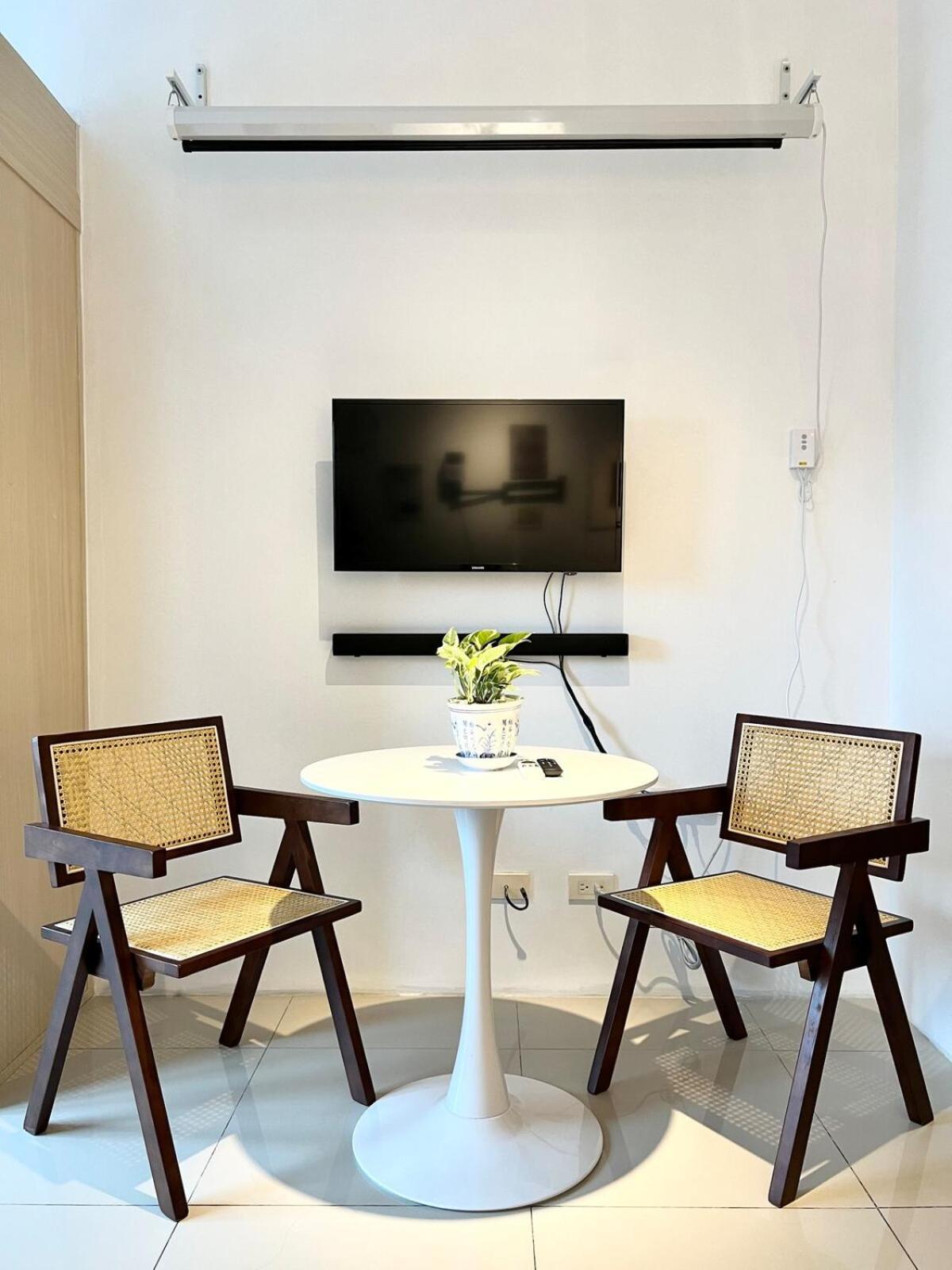 Jazz T2 Rm 405 Homey Muji Inspired Staycation Big Screen Cinema Apartment *