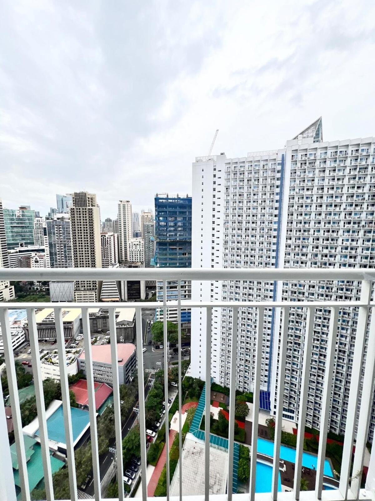 Apartment Jazz T2 Rm 405 Homey Muji Inspired Staycation Big Screen Cinema Manila