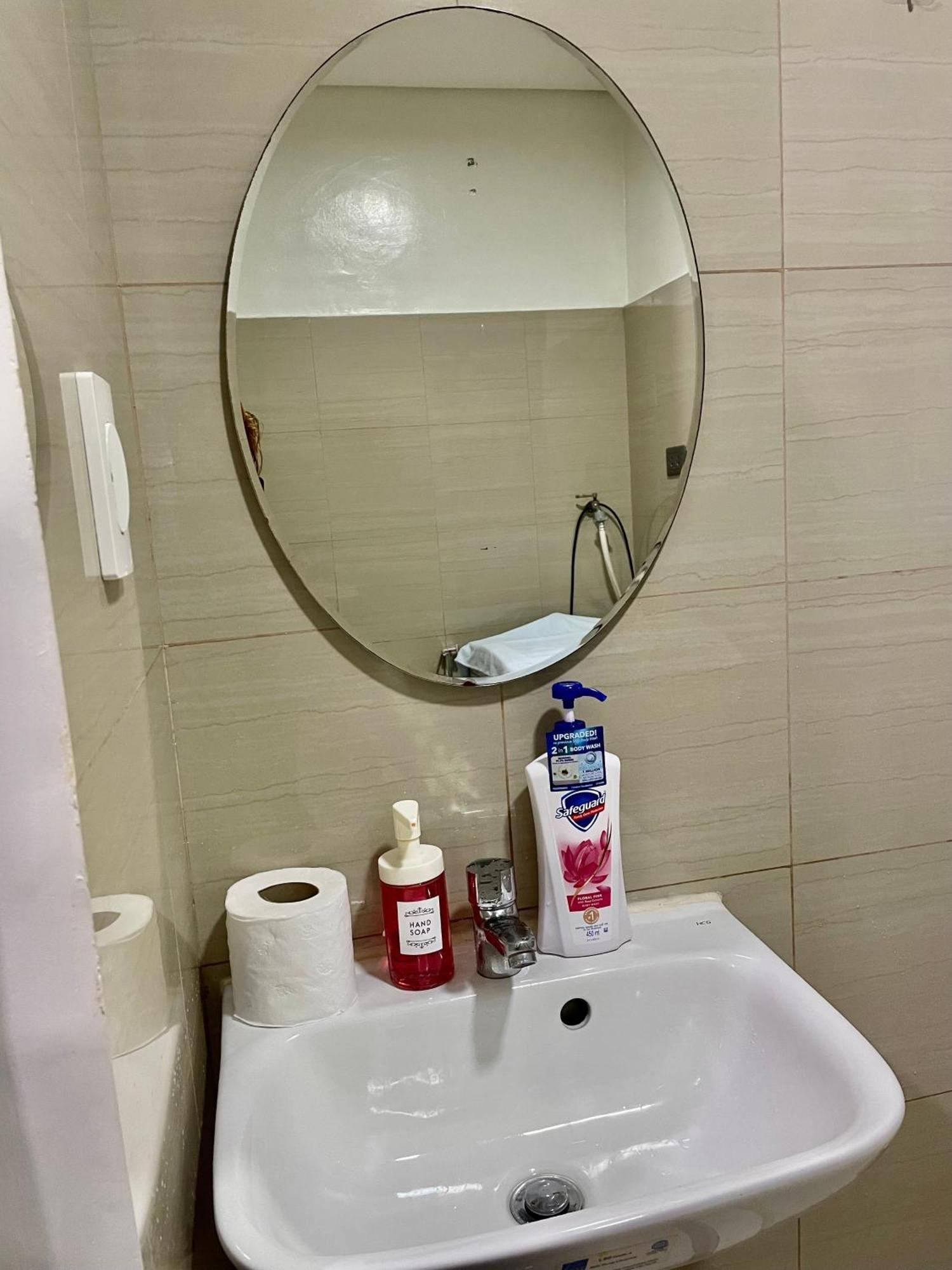 Apartment 12 Minutes From Mall Of - Spacious With Balcony & Hot Shower