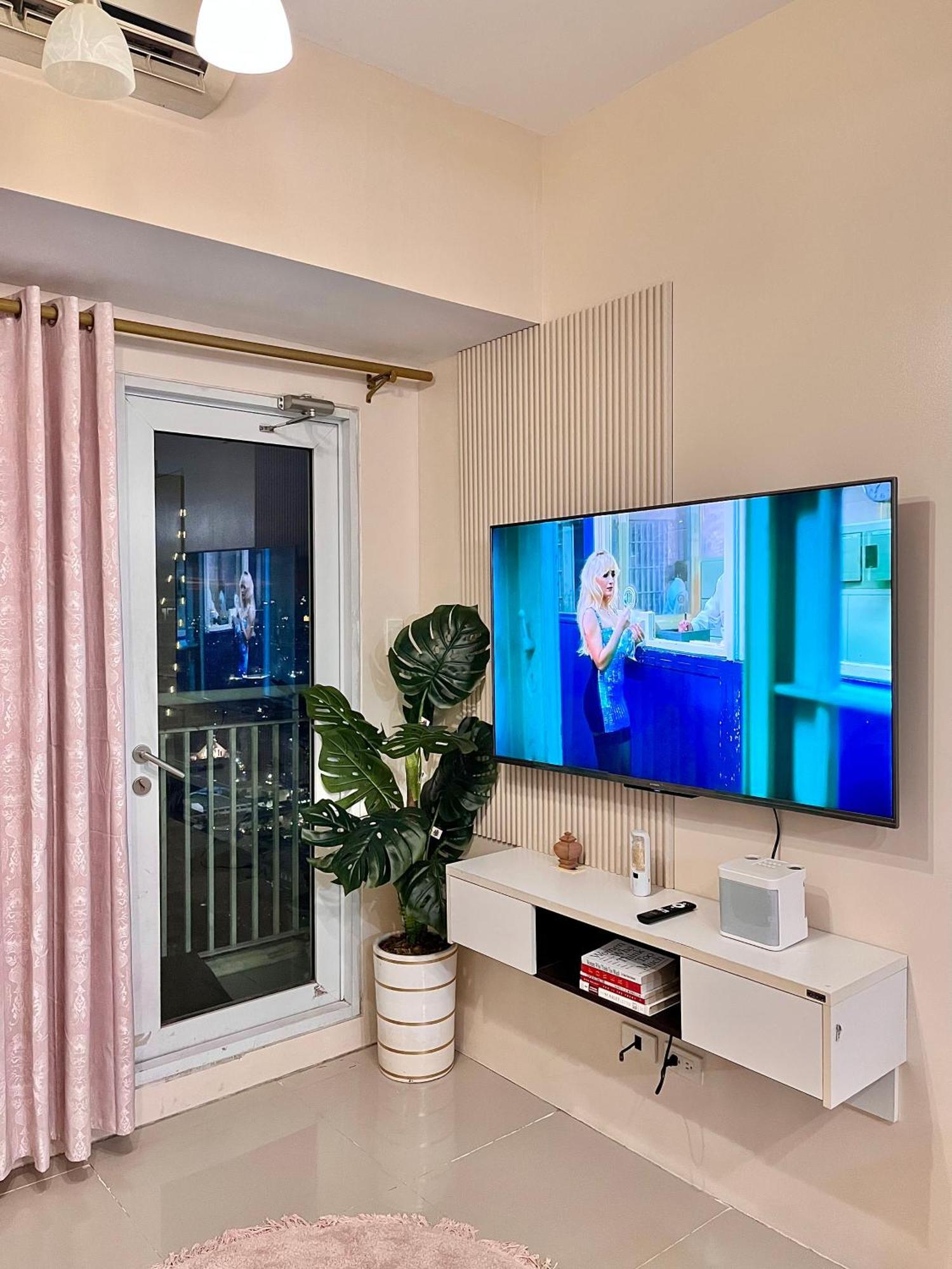 Aesthetic Cozy 2 Bedroom With Balcony