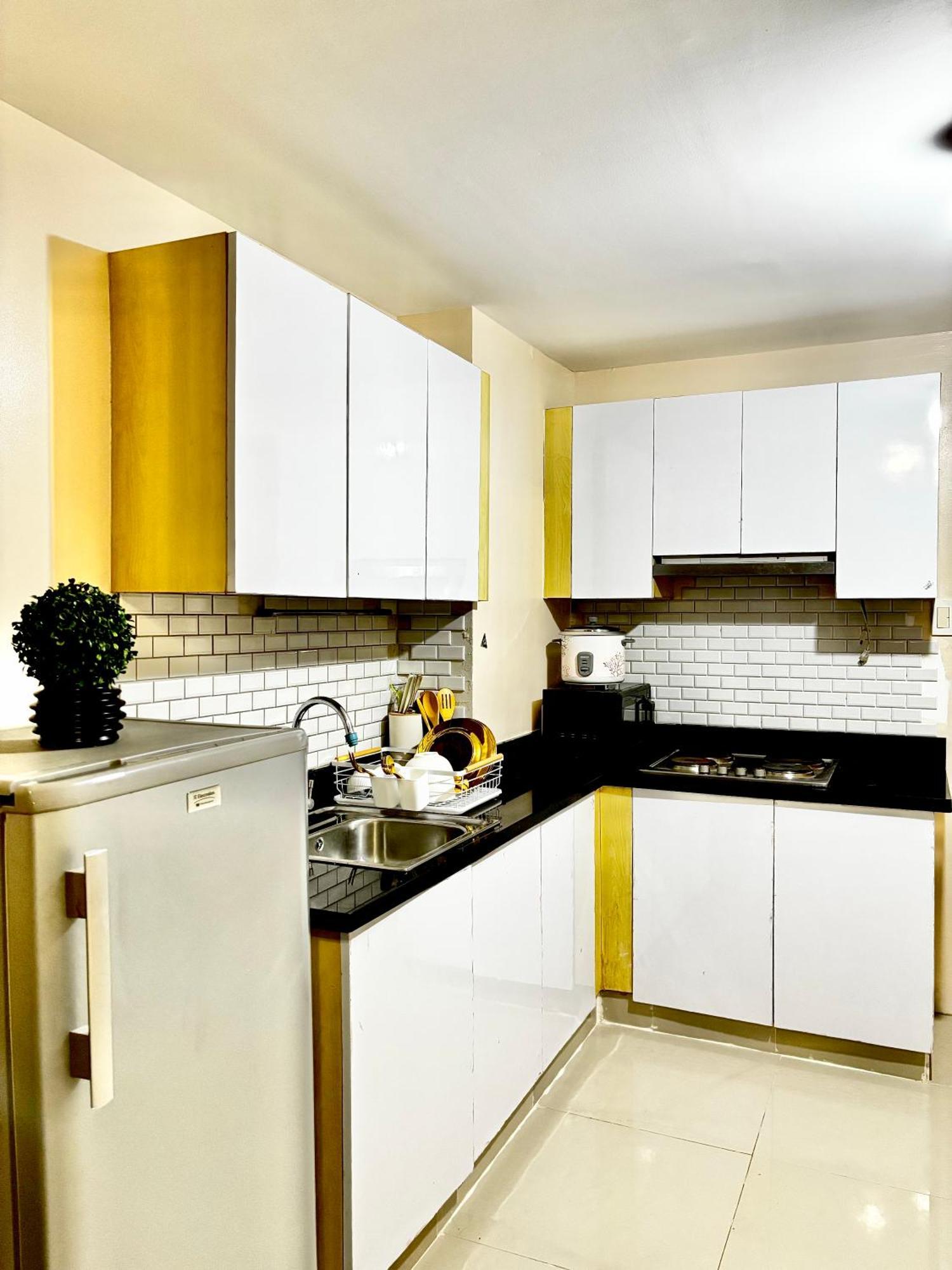 Aesthetic Cozy 2 Bedroom With Balcony * Manila