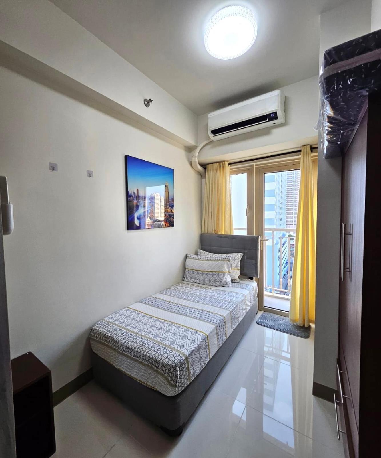 2 Bedroom Near Picc, Ccp, Wtc & Star At Coast Residences, Pasay Apartment Manila