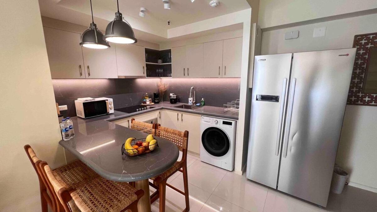 3 Bedroom Beautiful And Cozy Loft In Poblacion Makati Apartment