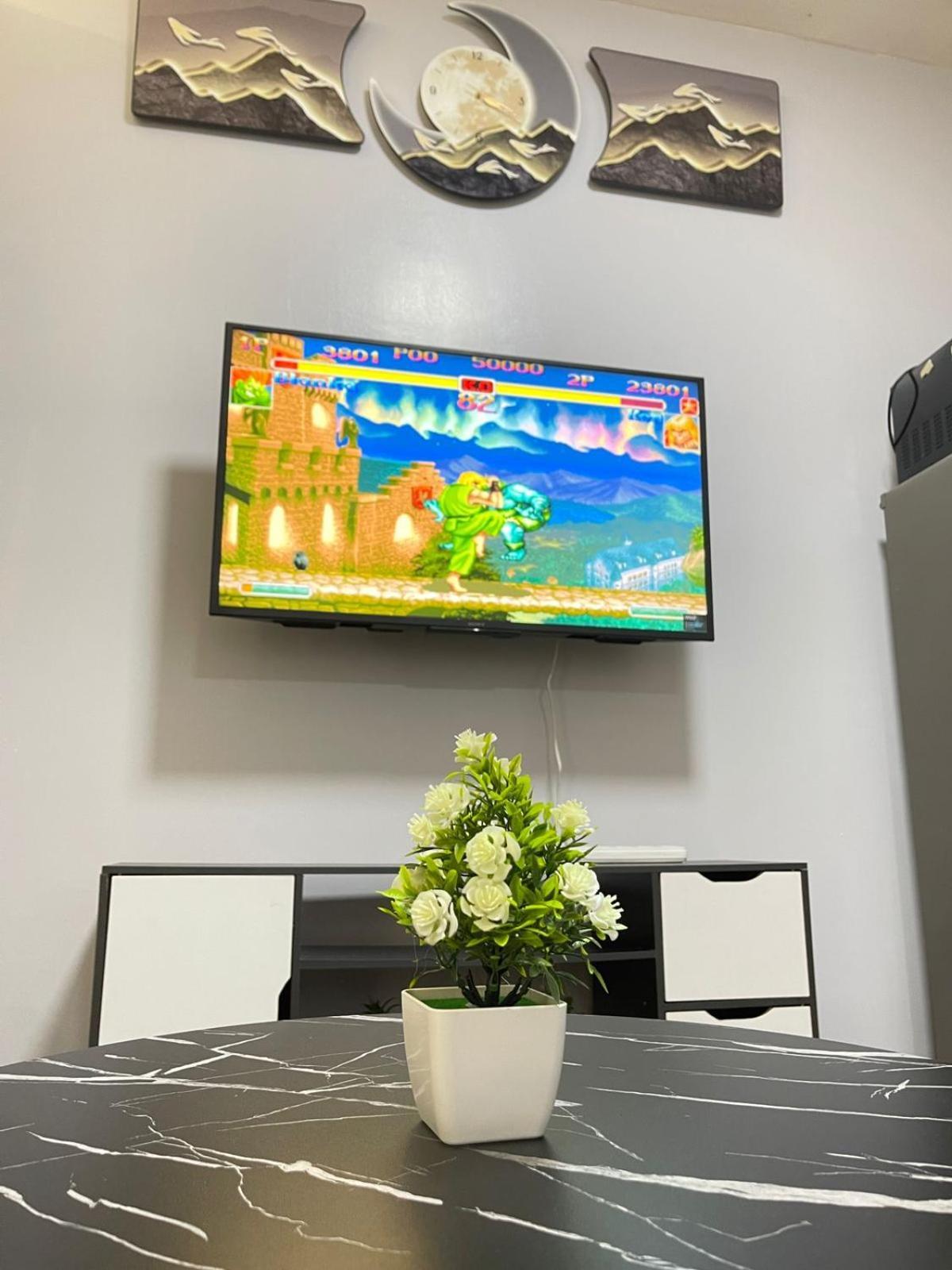 Dandelion Shore Residences 1br Bed & Breakfast
