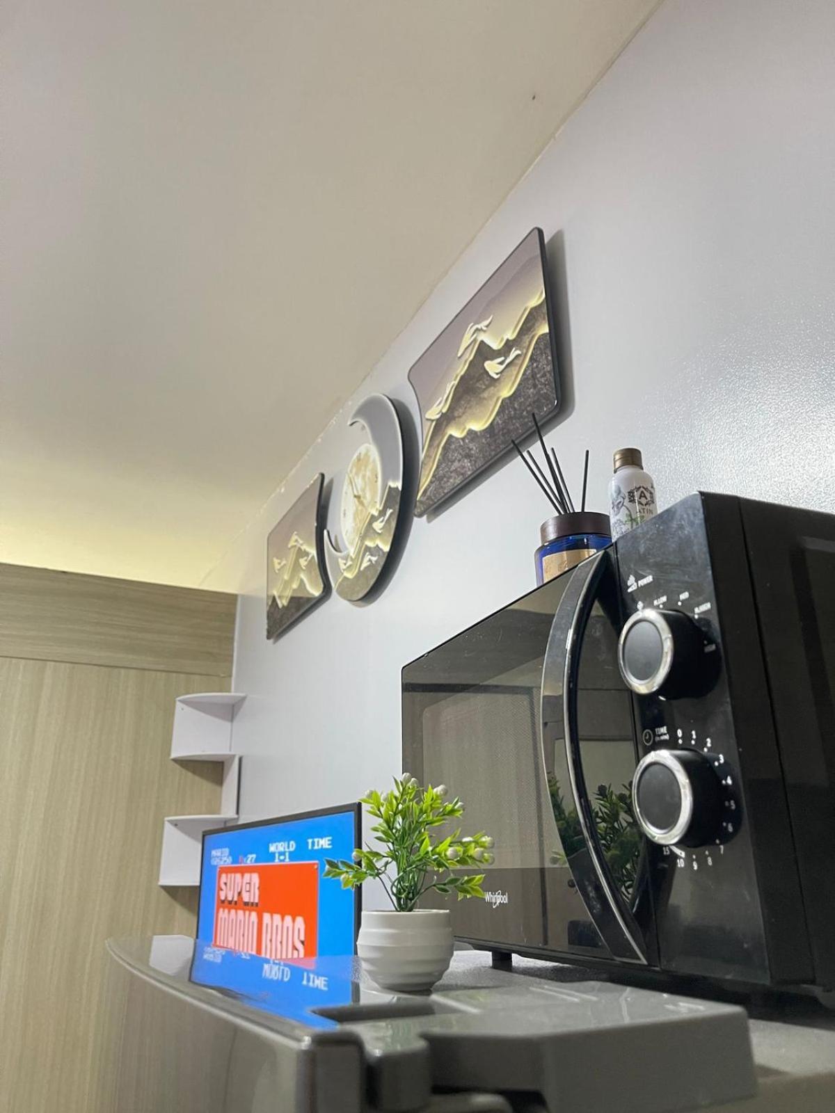Dandelion Shore Residences 1br Bed & Breakfast