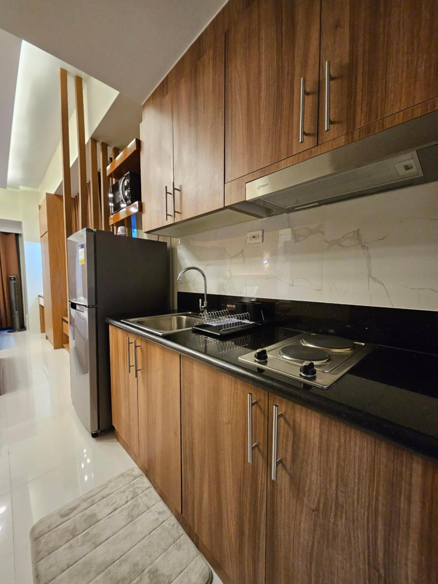Aparthotel Modern Condotel 2br Near Moa *
