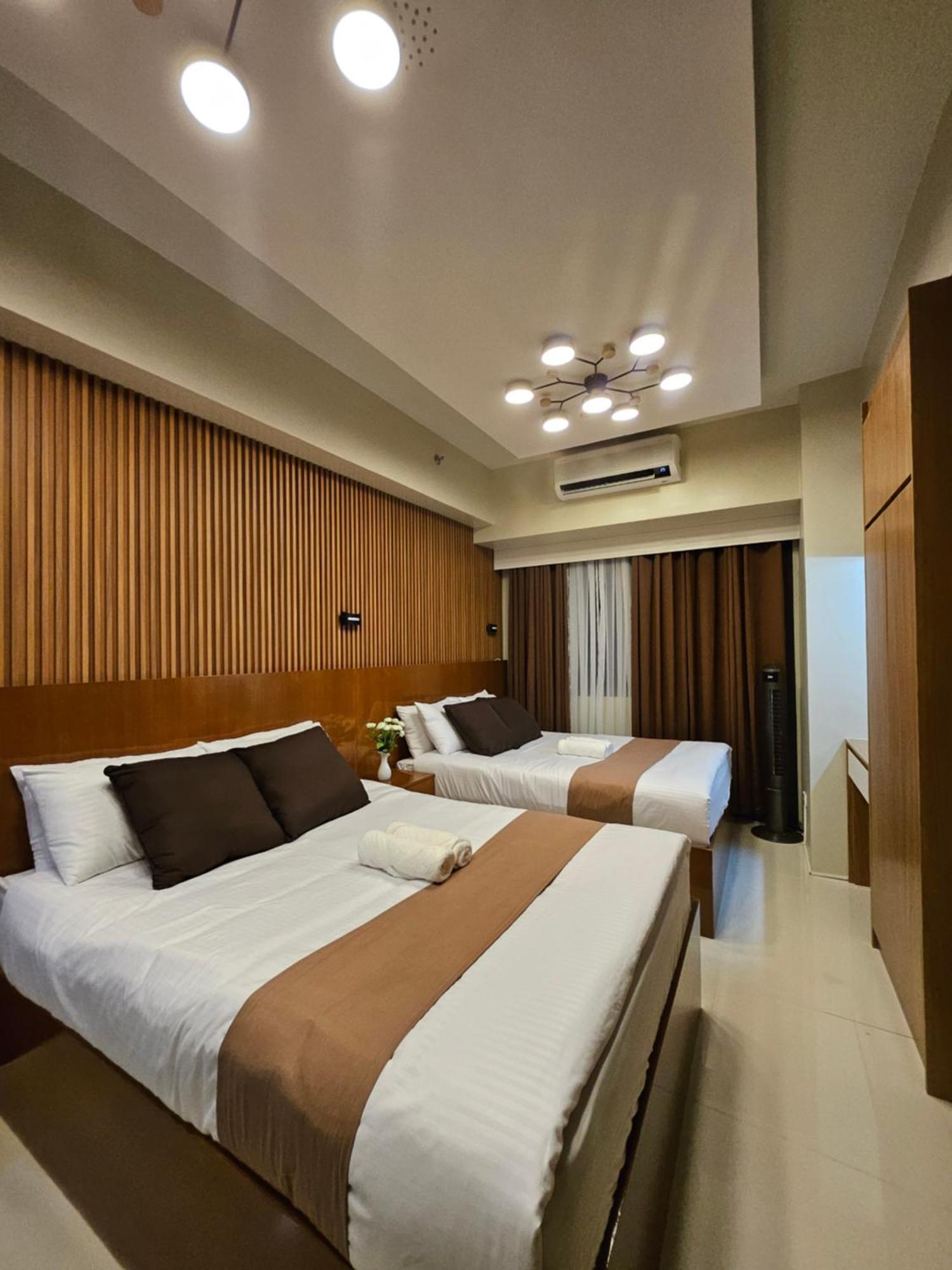Modern Condotel 2br Near Moa *