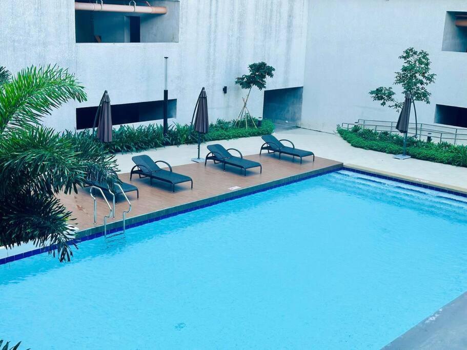 Spacious Bare At Spatial