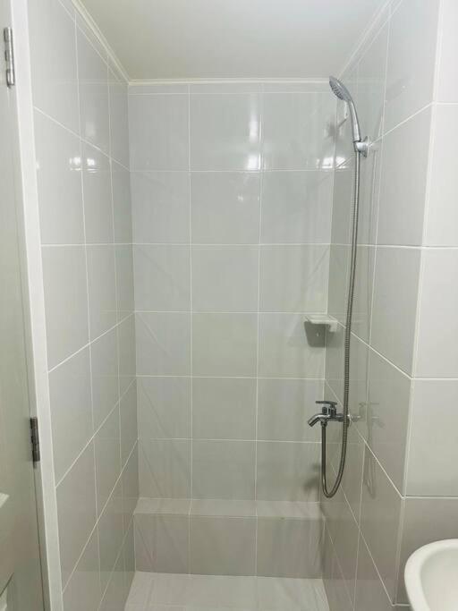 Apartment Spacious Bare At Spatial Manila