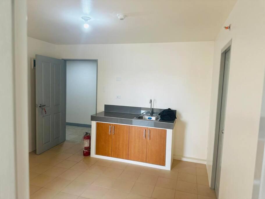 Apartment Spacious Bare At Spatial Manila