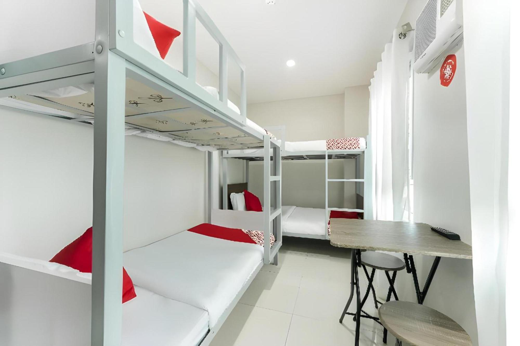Hotel Oyo 152 Sangco Condotel 3*