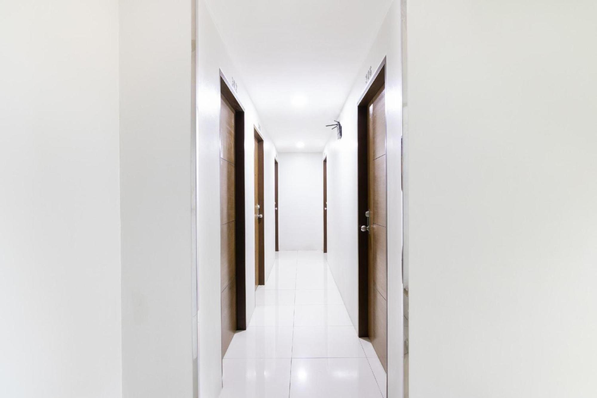Hotel Oyo 152 Sangco Condotel Manila