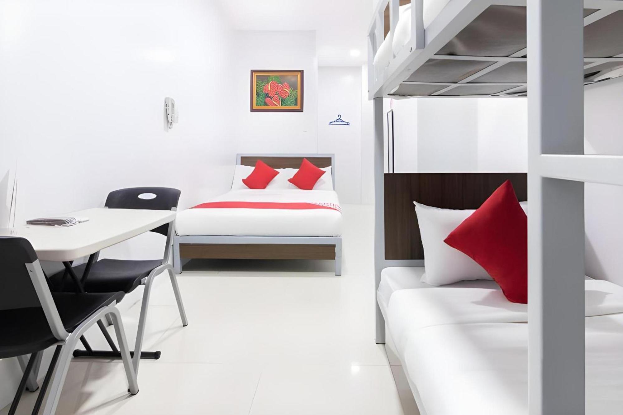Oyo 152 Sangco Condotel Hotel