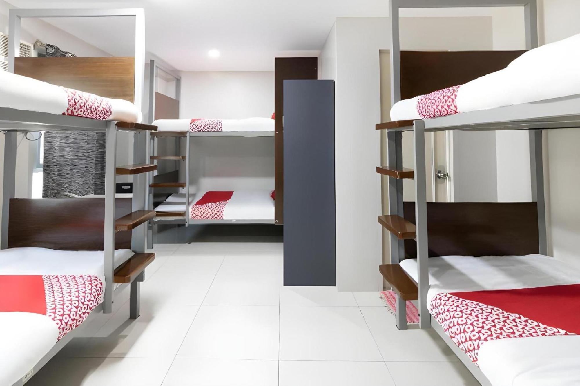 Oyo 152 Sangco Condotel Manila