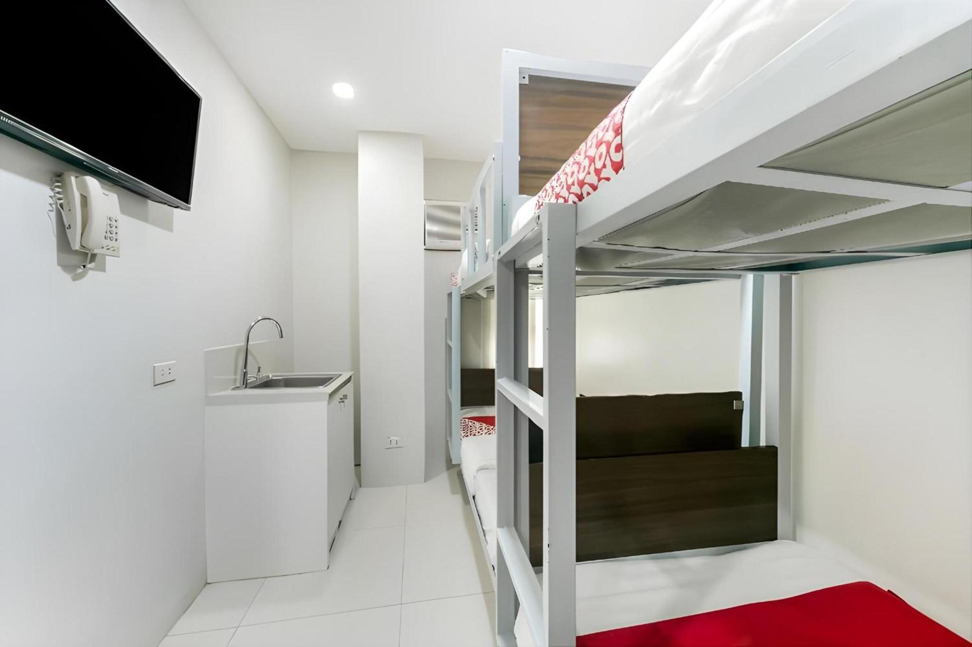 Hotel Oyo 152 Sangco Condotel