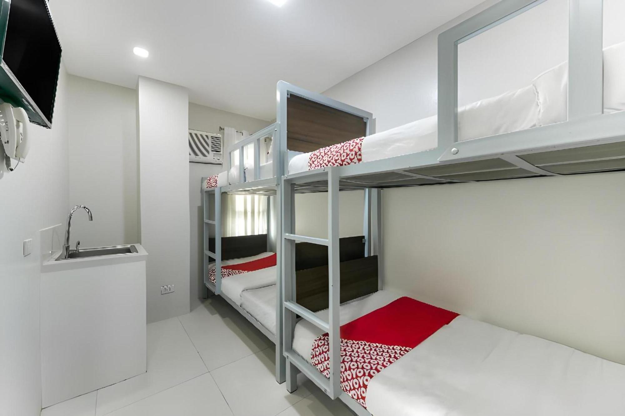 Oyo 152 Sangco Condotel Hotel