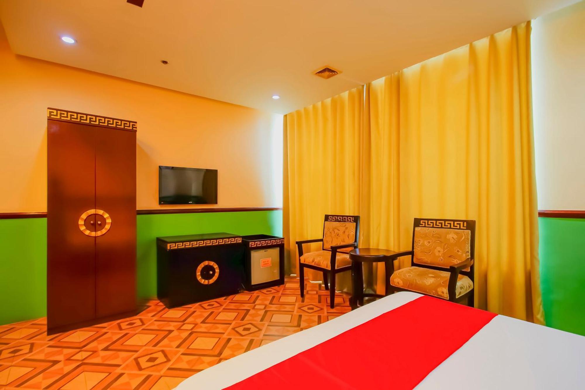 Crown Palace 3*