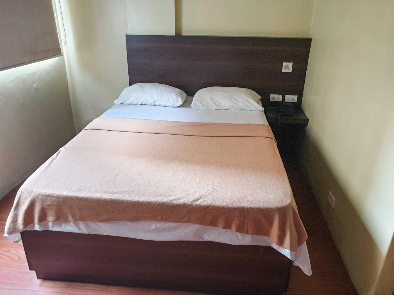 Oyo 1011 First Hotel 3*