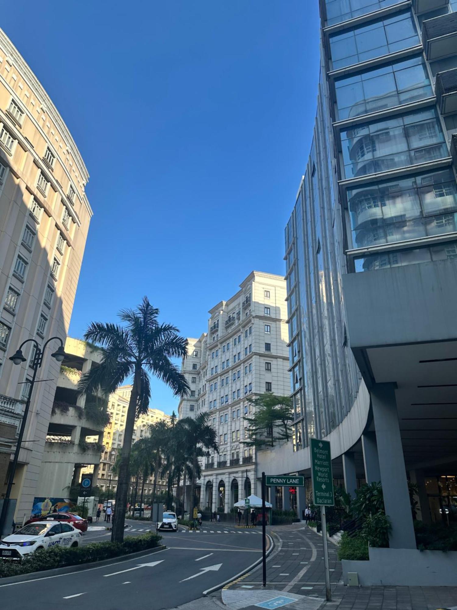 We Vibe, 81 Newport Blvd Across Naia 3 Aparthotel Manila