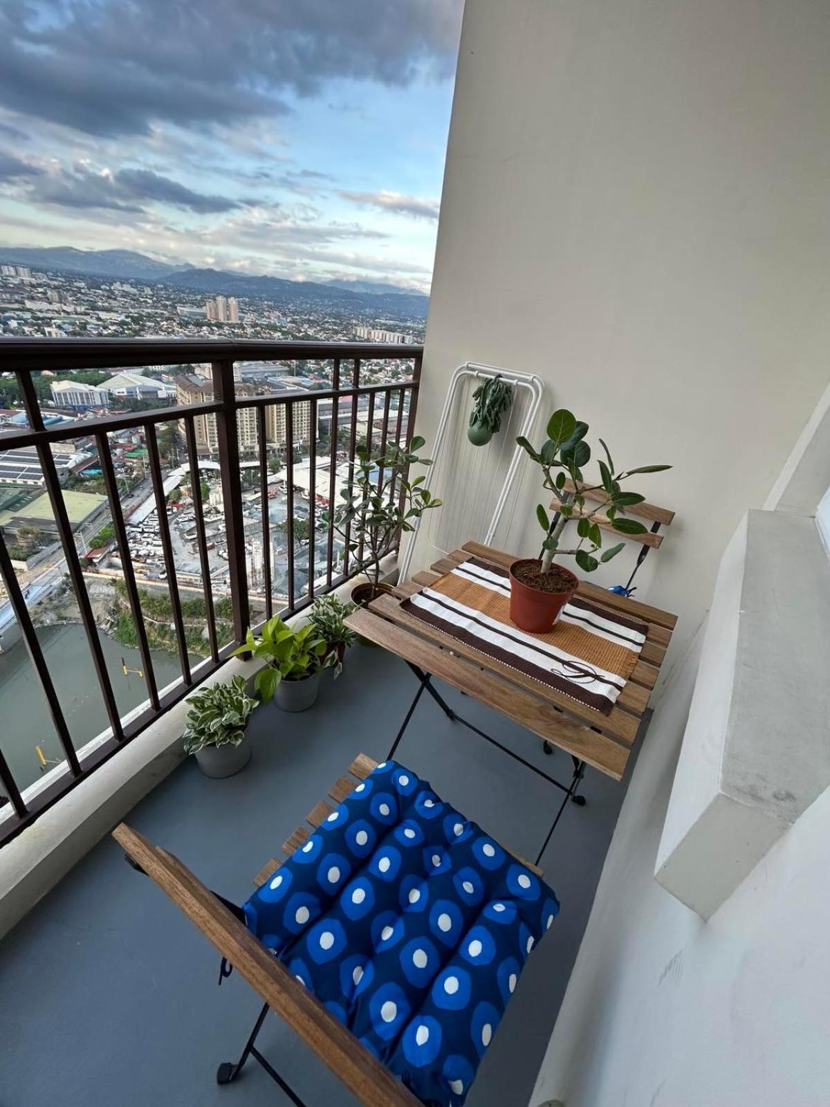 Cozy Place Near Eastwood Apartment *