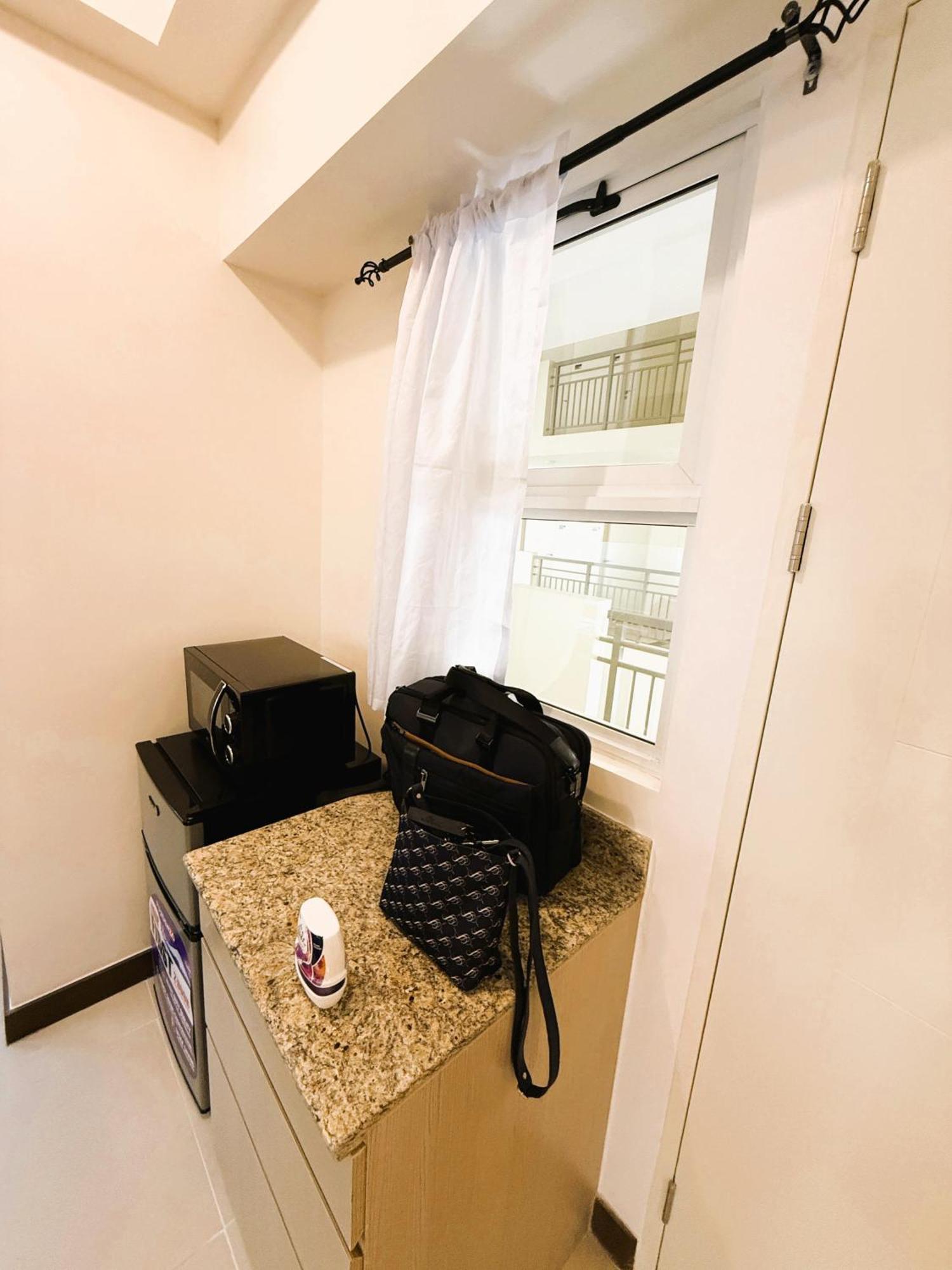 Jfam - Allegra Pasig Condo, With Parking Apartment Manila