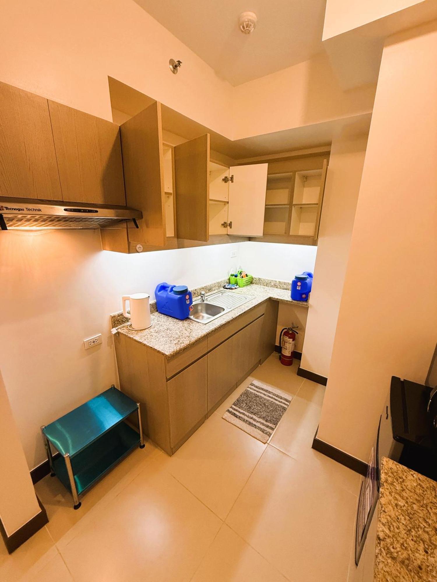 Jfam - Allegra Pasig Condo, With Parking *