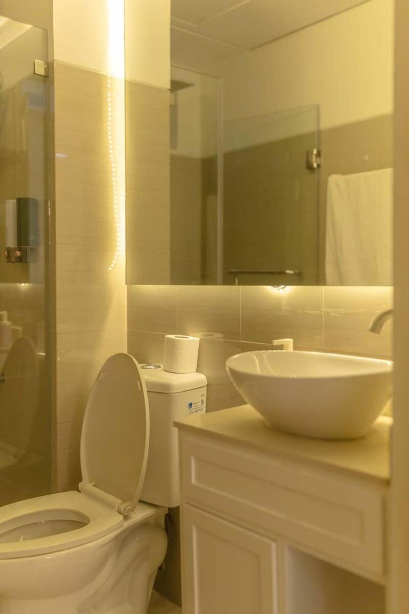 Shore 2br De Luxe Suite, Mall Of * Manila