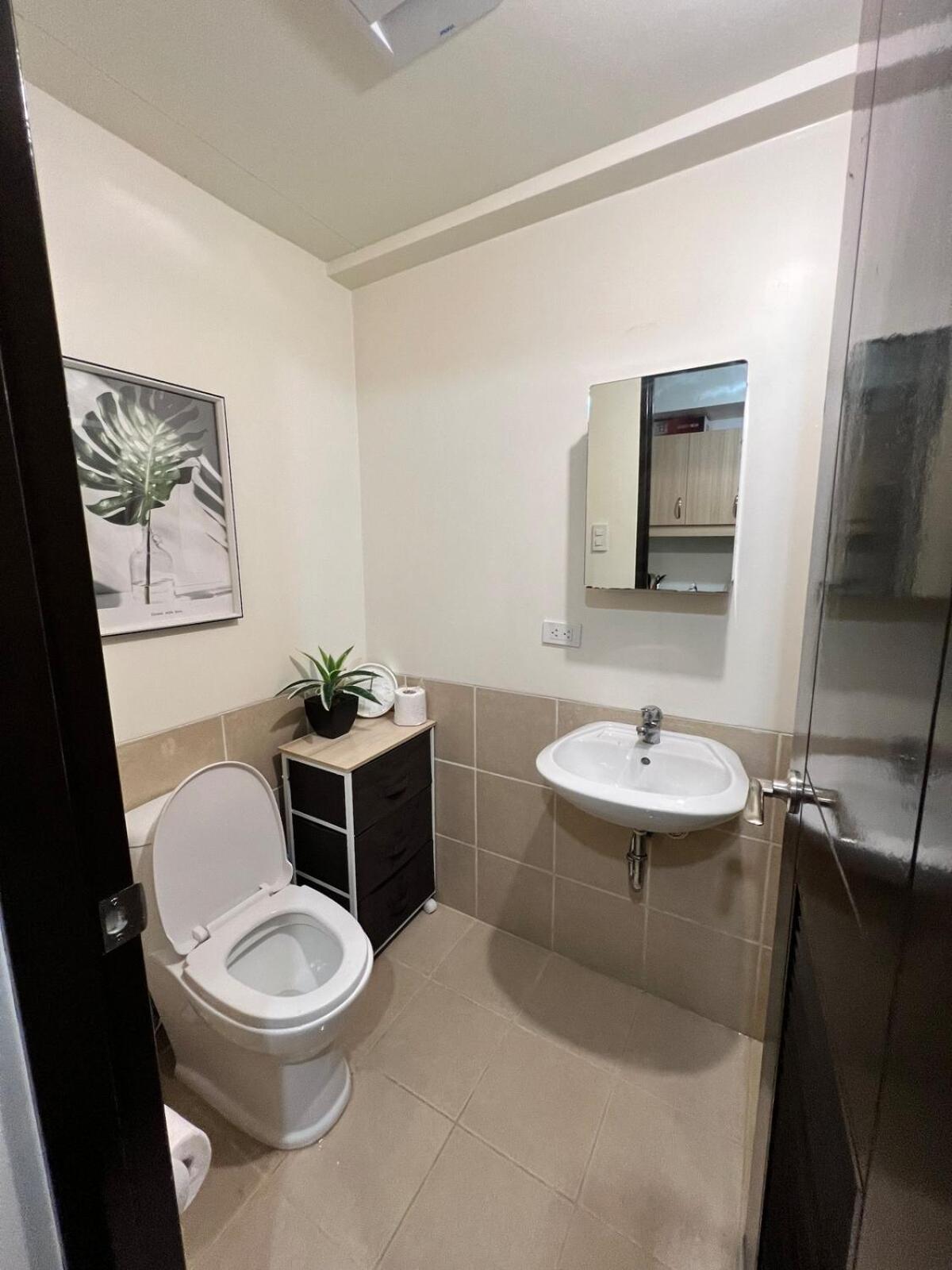 Unit In Sucat, Paranaque Calathea Place *