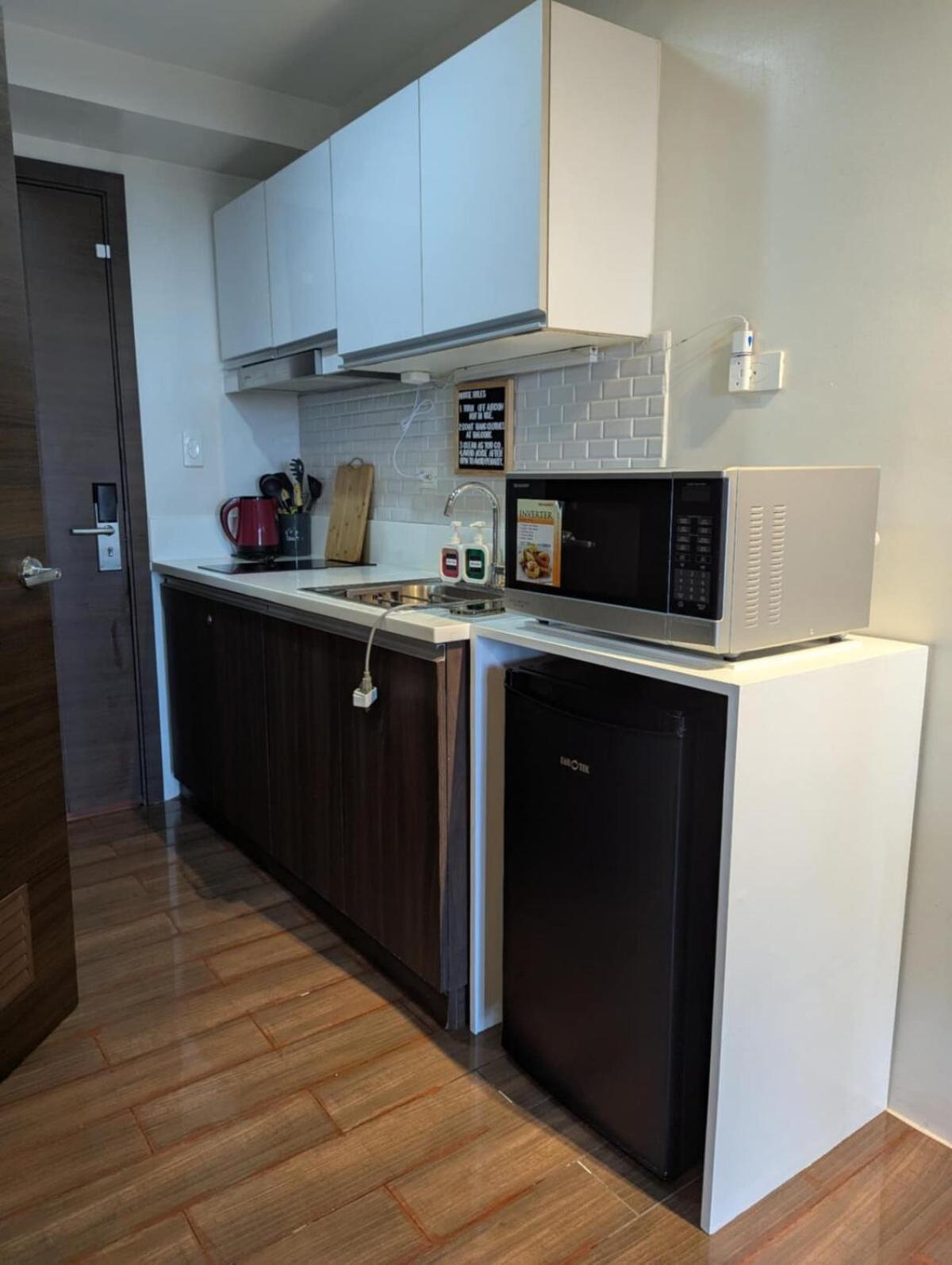 D'den At Smdc Air Makati 1br Bay View *